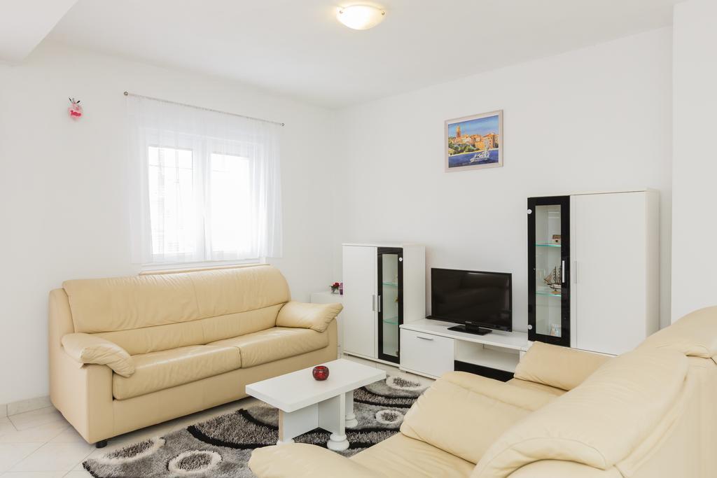 Apartment Anna Kaštela Kültér fotó